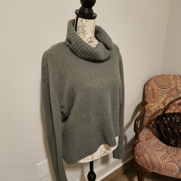Rachel Zoe sweater - Picture 3 of 5